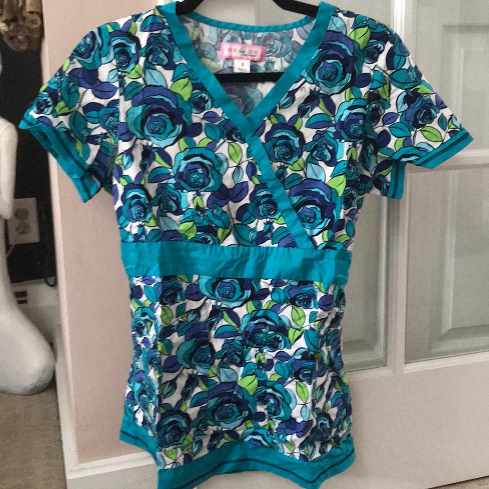 Scrub top